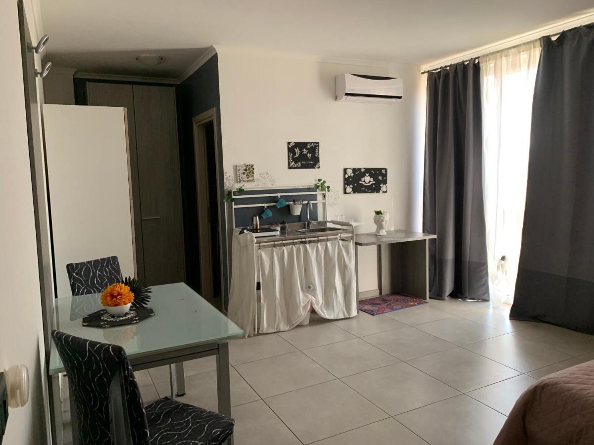 Aparthotel Raggio Di Sole San Cesareo Exterior foto